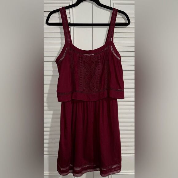 American Eagle Maroon Wine Boho Crochet Lace Eyelet Strappy Mini Dress‎ Size M - Picture 2 of 10